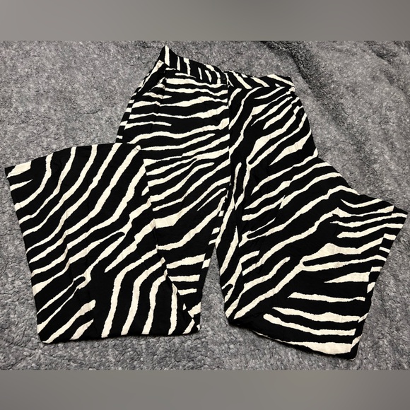 ✨NEW✨ Sincerely Jules size M zebra print trousers - Picture 6 of 6